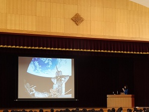 山崎氏+地球＋スペースシャトル.JPG