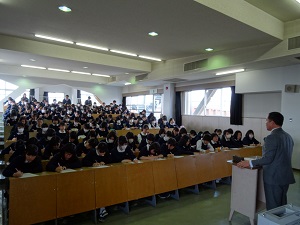卒業生を送り出した先生たちも！