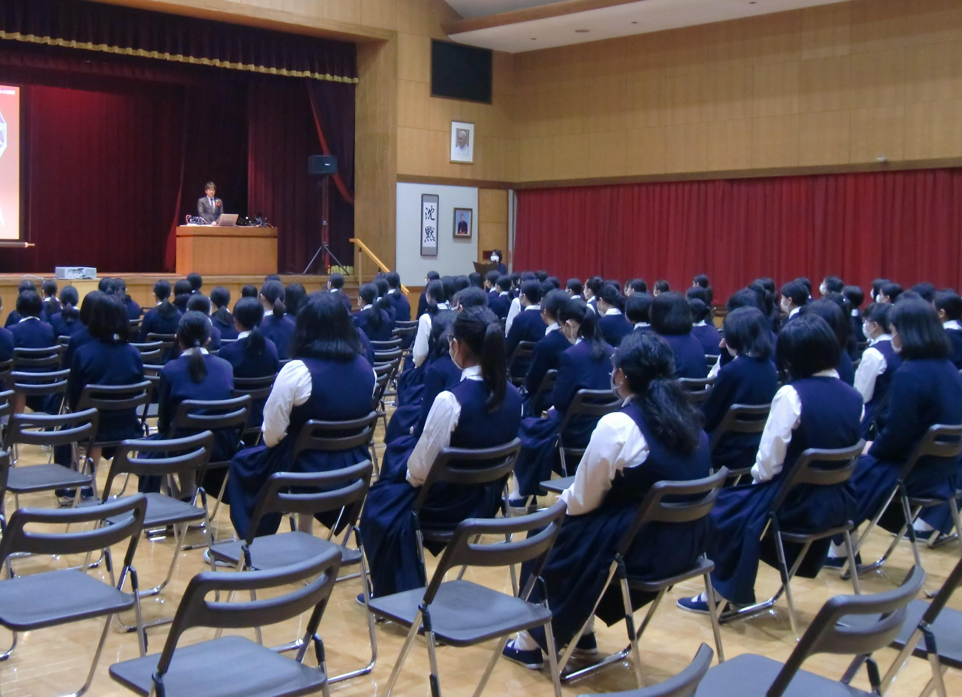 進路特別講座「数学講演会」が行われました