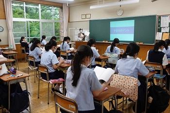 見つける・磨く・認め合う ―学年LHR―