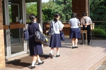 校内活動を再開しています