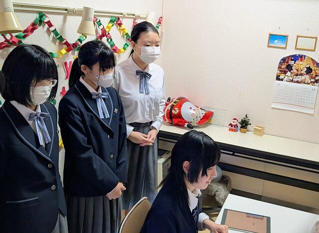 みんなのレモネードの会×保健委員会　オンラインクリスマス会